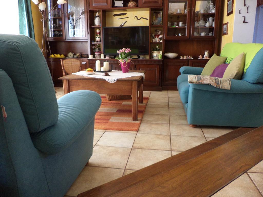 Il Tarlo Acomodação com café da manhã Seneghe Exterior foto