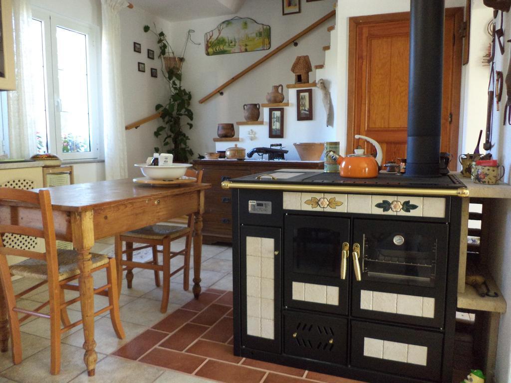 Il Tarlo Acomodação com café da manhã Seneghe Exterior foto
