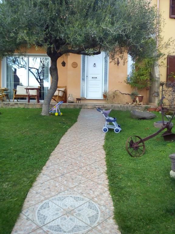 Il Tarlo Acomodação com café da manhã Seneghe Exterior foto